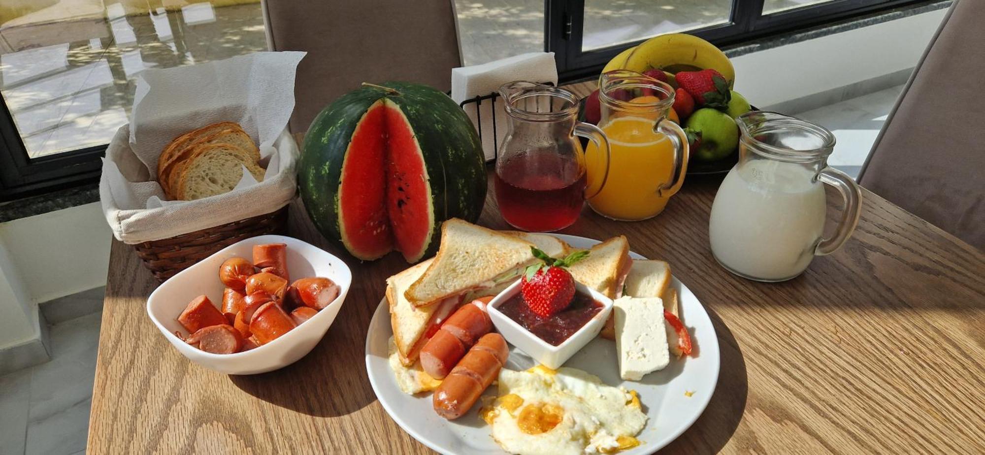 The Honeycomb Boutique Hotel Голем Экстерьер фото